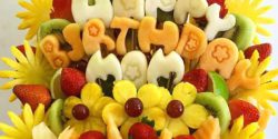 تزئین میوه با سیخ چوبی برای تولد و مهمانی های خاص