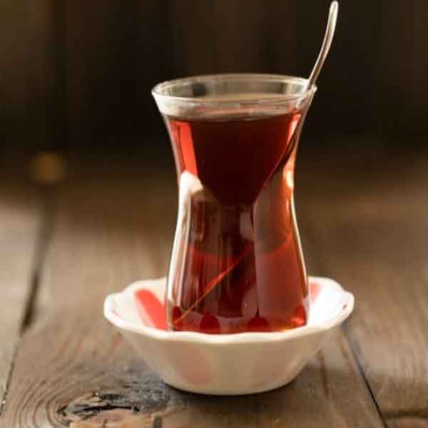کاربرد بی نظیر چای مانده در خانه داری و تمیزکاری چای دم کرده تا چند ساعت قابل خوردن است  فواید چای کهنه دم  مضرات چای کهنه دم  چای تازه دم کهنه جوش