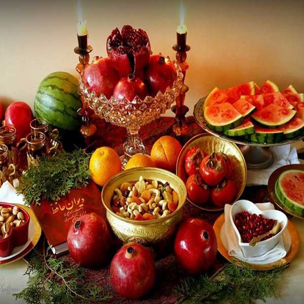 تزیین میز شب یلدا ساده + تزیین میز شب یلدا برای مدرسه
