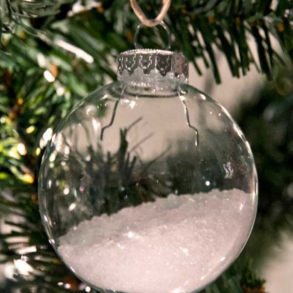 ایده های جذاب و ساده تزیین گوی شیشه ای برای سال نو میلادی Glass ball decoration تزیین تنگ شیشه ای  گوی شیشه ای ساده تزیین تنگ شیشه ای گرد تزیین گل در شیشه  تزیین تنگ شیشه ای با کاج تزیین گل مصنوعی در گلدان شیشه ای  تزیین تنگ شیشه ای بلند تزیین گل طبیعی در گلدان شیشه ای