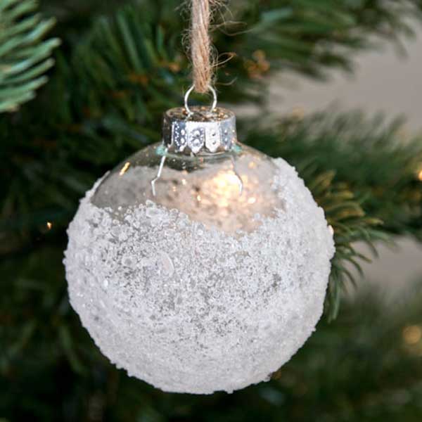 ایده های جذاب و ساده تزیین گوی شیشه ای برای سال نو میلادی Glass ball decoration تزیین تنگ شیشه ای  گوی شیشه ای ساده تزیین تنگ شیشه ای گرد تزیین گل در شیشه  تزیین تنگ شیشه ای با کاج تزیین گل مصنوعی در گلدان شیشه ای  تزیین تنگ شیشه ای بلند تزیین گل طبیعی در گلدان شیشه ای