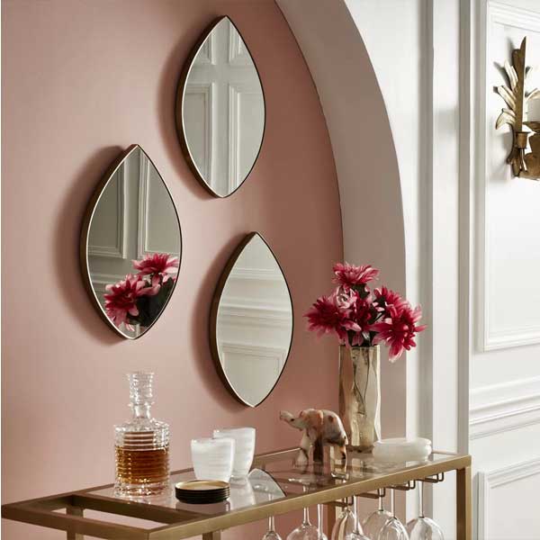 مدل آینه دکوری جدید برای استفاده در سالن پذیرایی و اتاق خواب lng Hdki  decorative mirror آینه دکوراتیو پذیرایی مدل آینه دیواری جدید آینه پذیرایی جدید نصب آینه در پذیرایی  آینه دیواری شیک مدل آینه های طرح دار آینه دکوراتیو طرح کلاسیک  