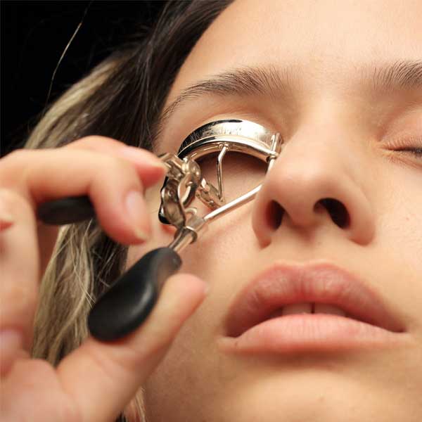 5 راه برای داشتن آرایش طبیعی صورت با کمترین لوازم آرایش آرایش طبیعی دخترانه چگونه آرایش دخترانه کنیم ارایش مخفی برای مدرسه میخوام برم عروسی ..چجوری ارایش کنم چگونه با وسایل کم آرایش کنیم چگونه ارایش کنیم که معلوم نباشد آرایش طبیعی عروس صورت طبیعی Natural makeup