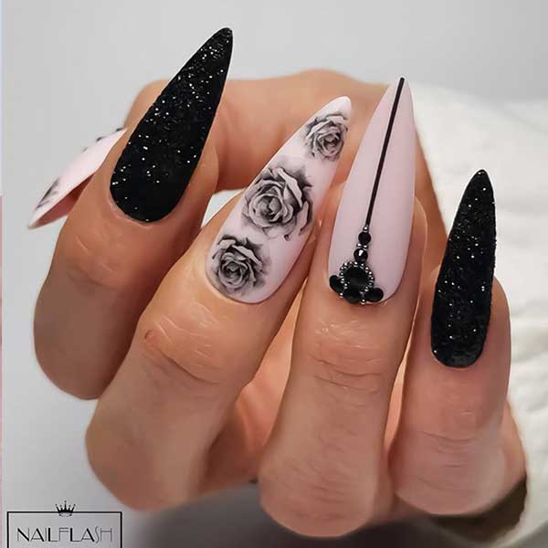 طراحی ناخن مشکی شیک + مدل ناخن مشکی طرح دار فرنچ ناخن مشکی طلایی کاشت ناخن مشکی نقره ای کاشت ناخن مشکی مات کاشت ناخن مشکی براق کاشت ناخن مشکی طرح دار ناخن مشکی سفید طرح ناخن فرنچ مشکیطرح ناخن فرنچ مشکی