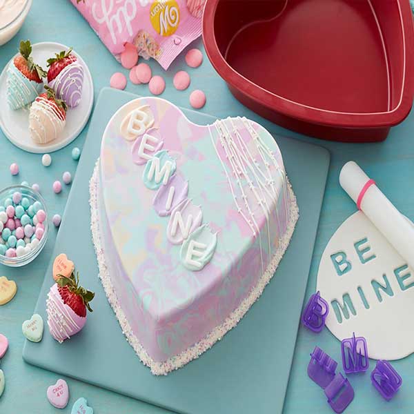 جدیدترین مدل های تزیین کیک شیرینی قلبی برای روز ولنتاین تزیین کیک قلبی بدون خامه تزیین کیک قلبی خانگی تزیین کیک قلبی با خامه کیک قلبی ساده کیک قلبی قرمز تزیین کیک قلبی با اسمارتیز تزیین کیک قلبی با گاناش تزیین کیک با قلب شکلاتی 