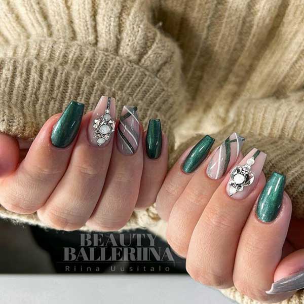 طراحی ناخن سبز شیک و خاص + کاشت ناخن سبز یشمی طراحی ناخن با لاک سبز و سفید رنگ لاک سبز زمردی ناخن سبز یشمی ناخن سبز و سفید کاشت ناخن سبز یشمی ناخن سبز پاستیلی ناخن سبز لجنی ناخن سبز فسفری