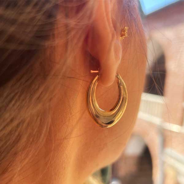 مدل گوشواره طلا حلقه ای + گوشواره حلقه ای بزرگ طلا گوشواره طلا حلقه ای گوشواره طلا حلقه ای آویزدار گوشواره حلقه ای جدید طلا مدل گوشواره حلقه ای لیست قیمت گوشواره طلا زنانه گوشواره حلقه ای آویزدار عکس گوشواره طلا جدید Gold hoop earrings ',a,hvi xgh pgri hd