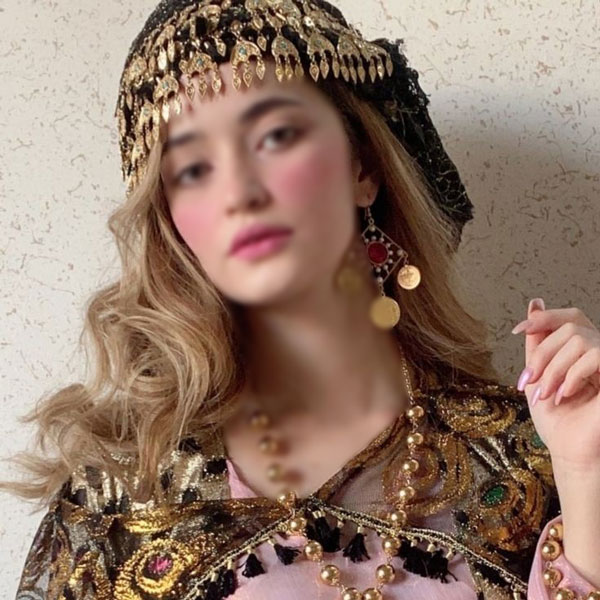 مدل سربند کردی انواع مدل سخمه کردی جدید مدل لباس کردی جدید در اینستا مدل لباس کردی جدید ارومیه مدل قصری جدید لباس کردی زنانه مدل لباس کردی جدید پولکی مدل لباس کردی جدید 1400 مدل سربند کردی مدل کلاه کردی مدل گلوه نی lng svfkn ;vnd 
