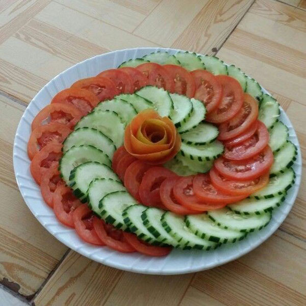 تزیین خیار و گوجه تزیین خیار و گوجه و پنیر  تزیین خیار و گوجه ساده تزیین خیار و گوجه و پنیر برای صبحانه تزیین خیار ساده تزیین خیار و گوجه برای سالاد کاهو تزیین خیار و گوجه به شکل گل عکس تزیین خیار و گوجه تزیین گوجه به شکل قلب jcddk odhv , ],[i