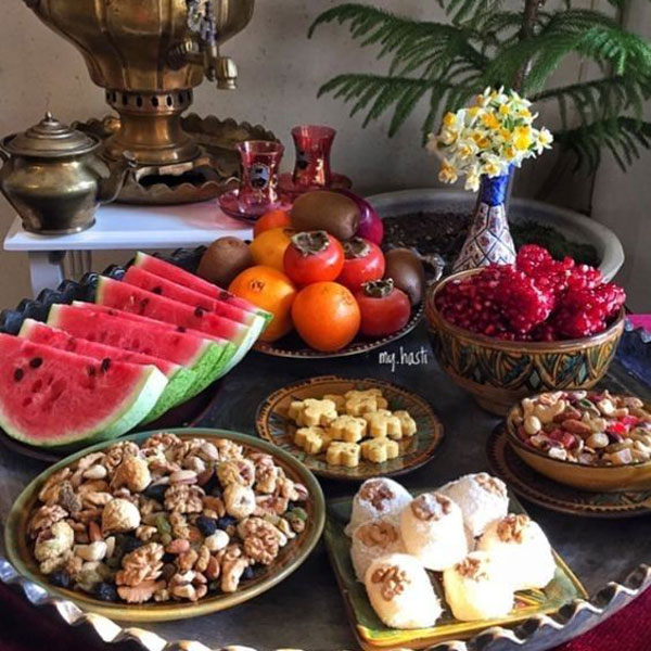 تزیین شب یلدا عروس جدیدترین تزیینات شب یلدا شب یلدا برای عروس چی میبرن نی نی سایت سینی شب یلدا برای عروس  شب یلدای عروس تزیین پالتوی عروس شب یلدا تزیین شب یلدا برای عروس ساده تم شب یلدا برای خانه jcddk af dgnhd uv,s