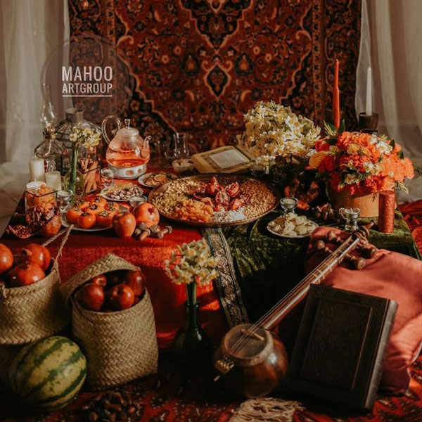تزیین سفره شب یلدا تزیین سفره یلدا با برگ پاییزی زیباترین سفره شب یلدا جدیدترین تزیینات شب یلدا تزیین سفره شب یلدا لاکچری عروس  تزیین سفره شب یلدا روی زمین  سفره شب یلدا ساده و شیک  تزیین سفره یلدا برای مدرسه  jcddk stvi dgnh