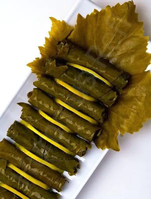 تزیین دلمه برگ مو تزیین دلمه برگ مو با سیخ دورچین دلمه برگ مو تزیین دلمه برگ مو برای مدرسه عکس دلمه برگ مو خانگی راز براق شدن دلمه برگ مو تزیین دلمه برگ مو و کلم