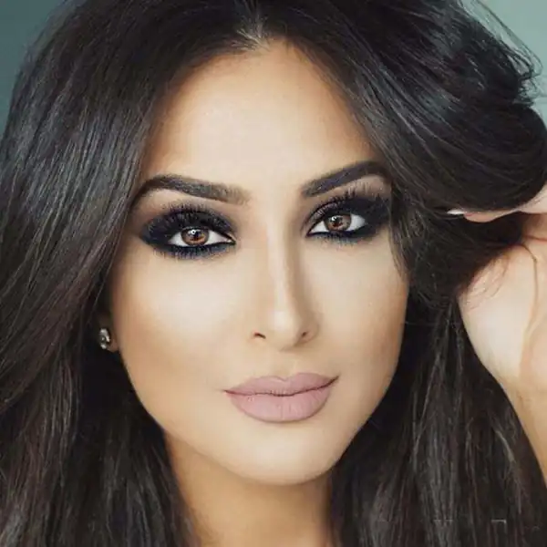 مدل آرایش اسموکی ساده