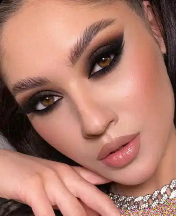 مدل آرایش اسموکی ساده