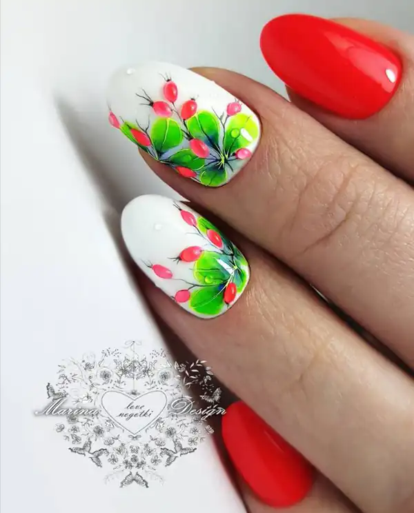 طراحی ناخن گل و گلی