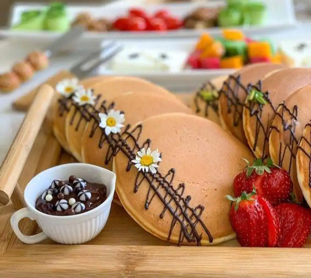 تزئین پنکیک صبحانه