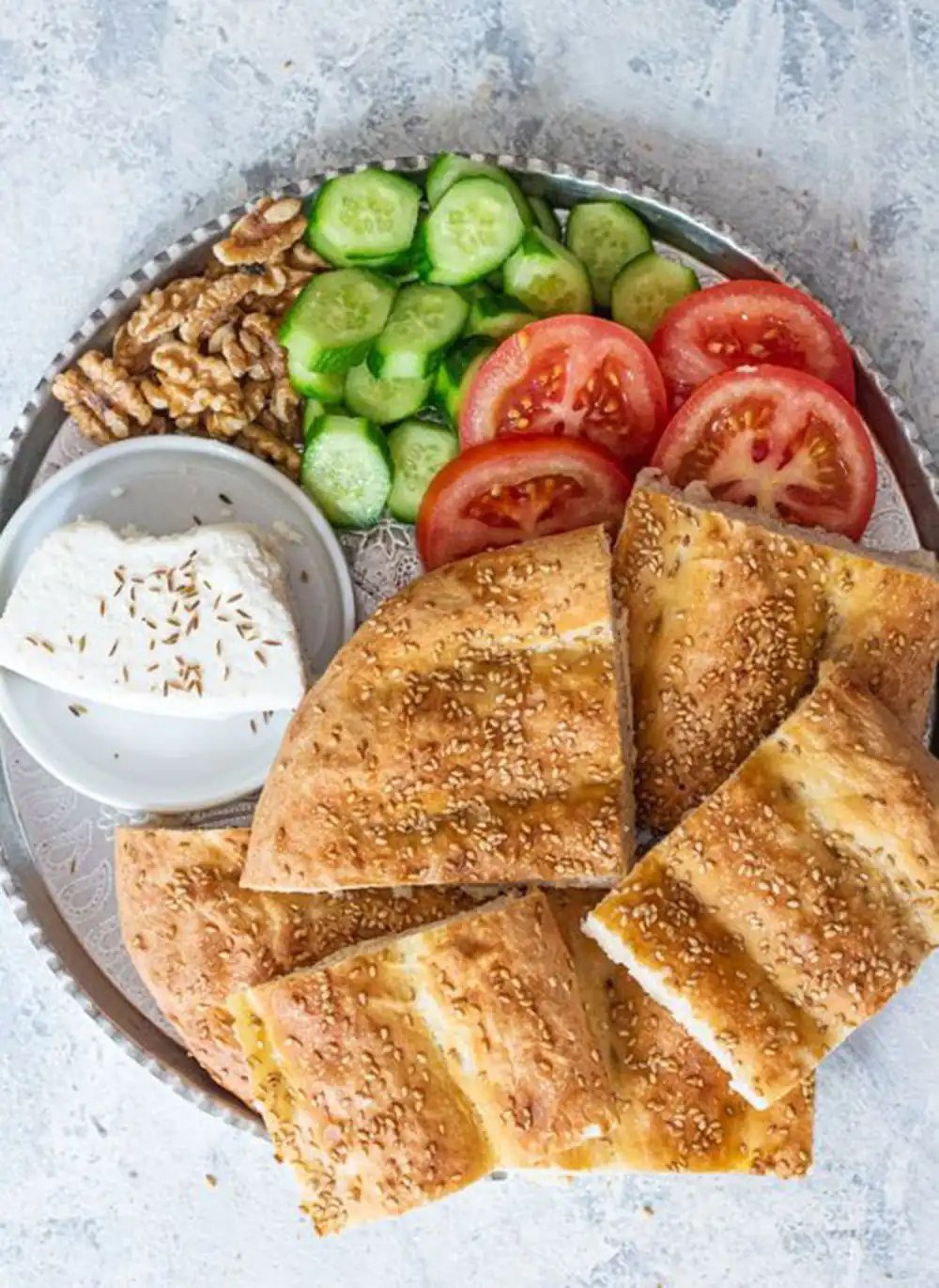 تزئین صبحانه پنیر گوجه خیار