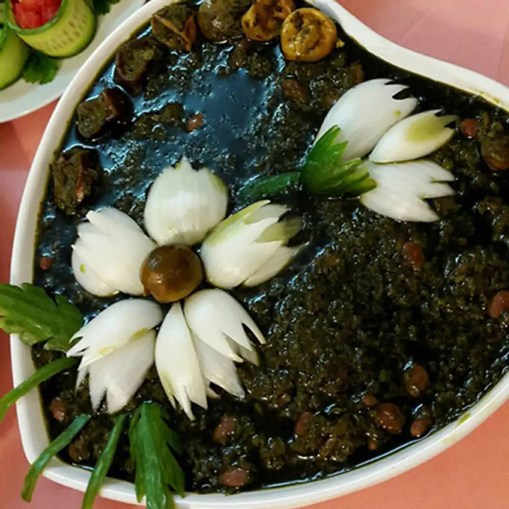 تزئین قورمه سبزی برای مهمانی