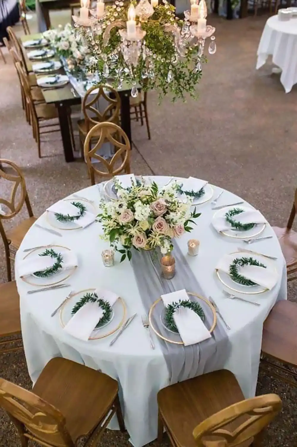 چیدمان میز غذاخوری عروس