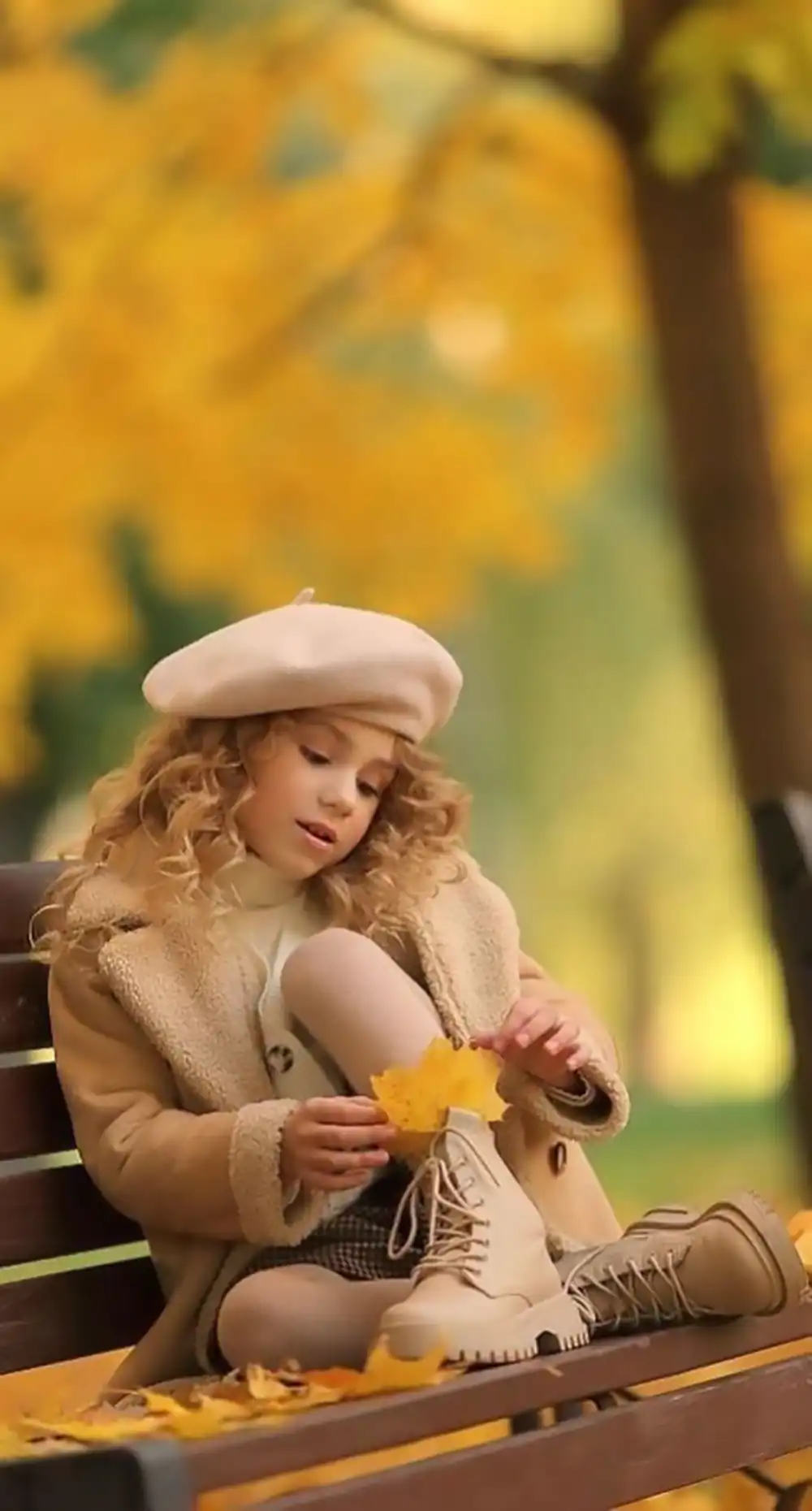 ایده عکاسی پاییزی برای کودک