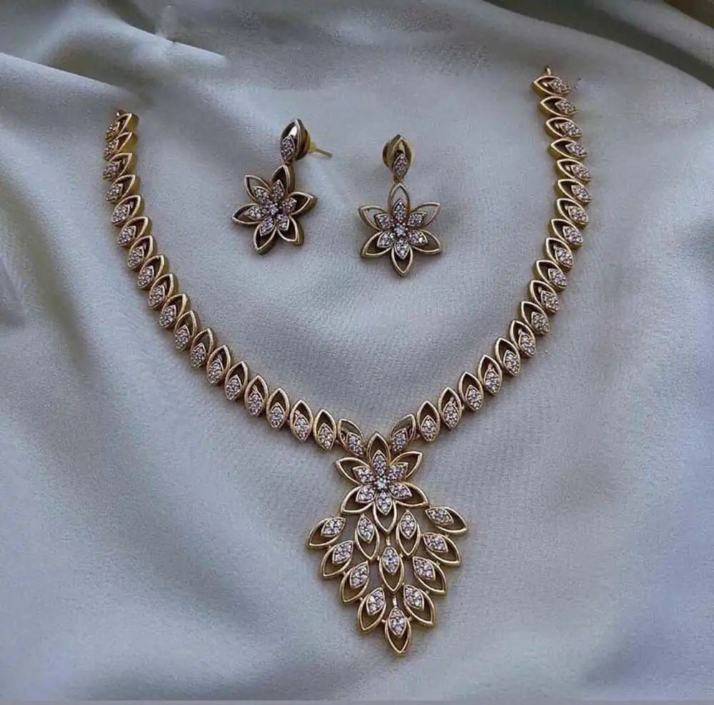 مدل گردنبند و گوشواره طلا