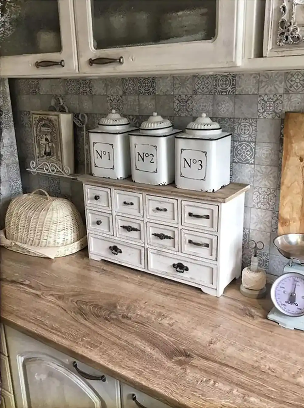 تزیین روی کابینت عروس