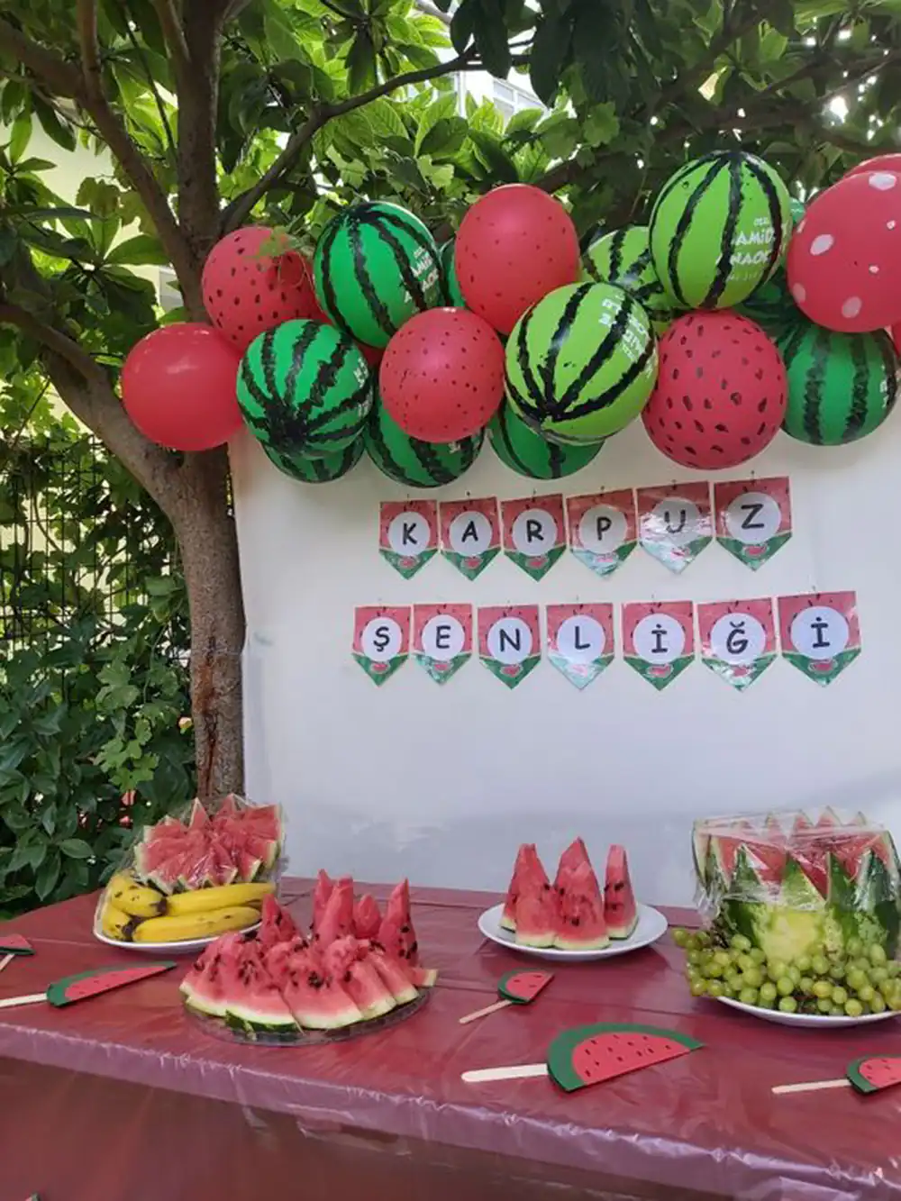 تزیین یلدا برای مدرسه