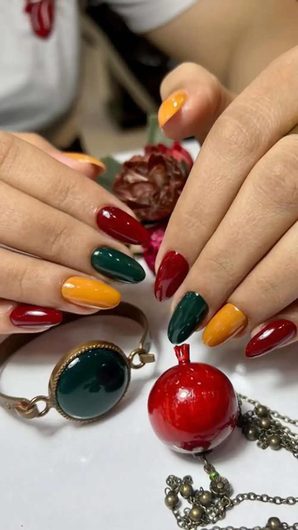 طرح ناخن شب یلدا ساده