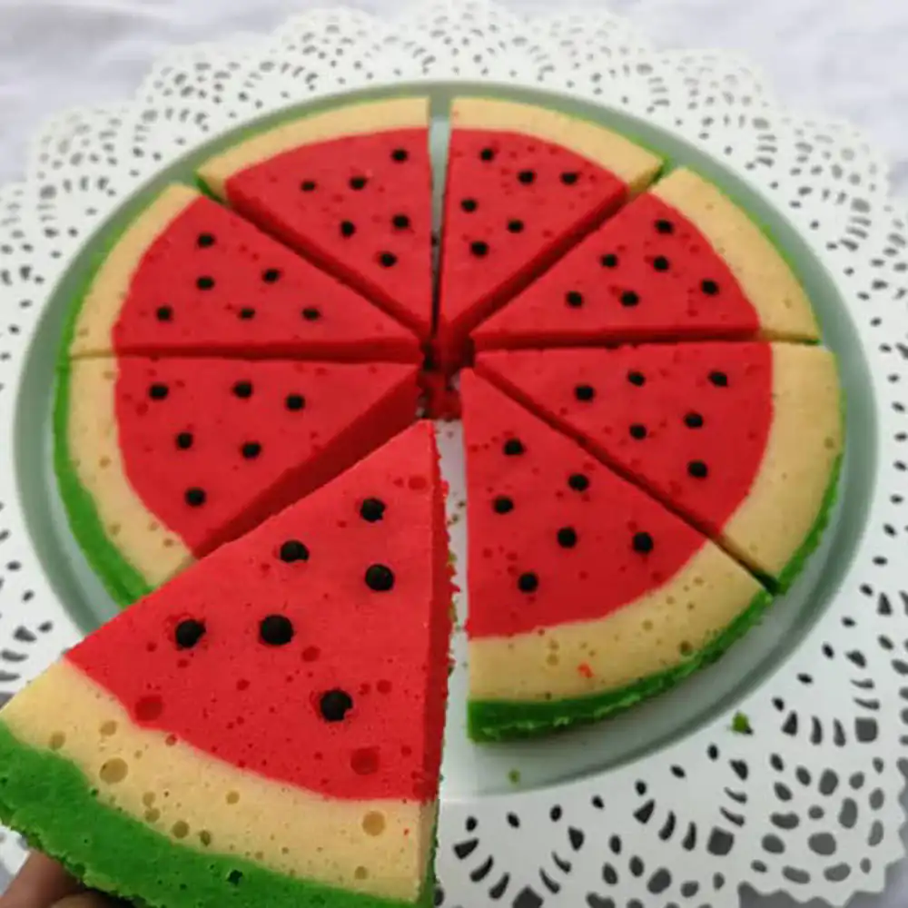 تزیین کیک شب یلدا خانگی