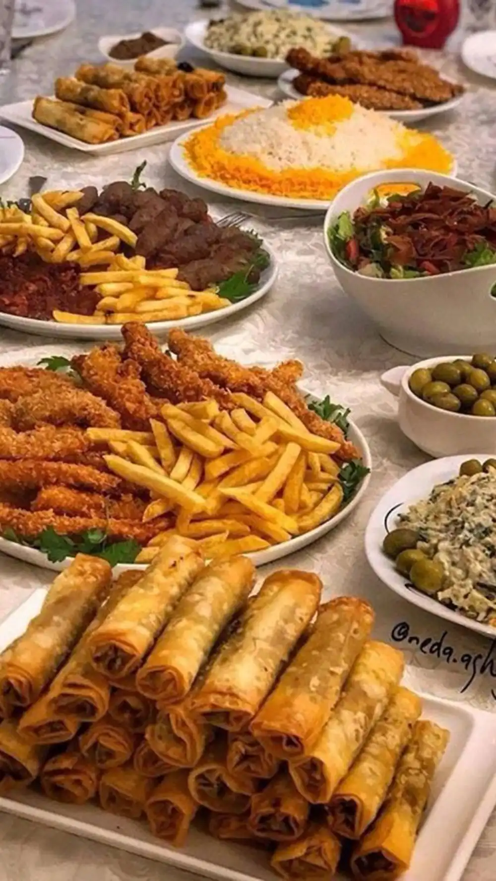 تزیین سفره غذا مهمان