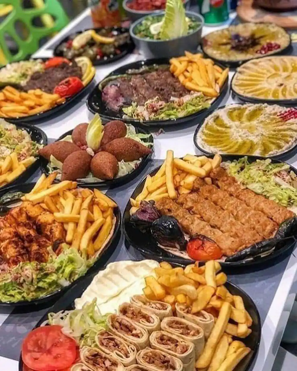تزیین سفره غذا مهمان