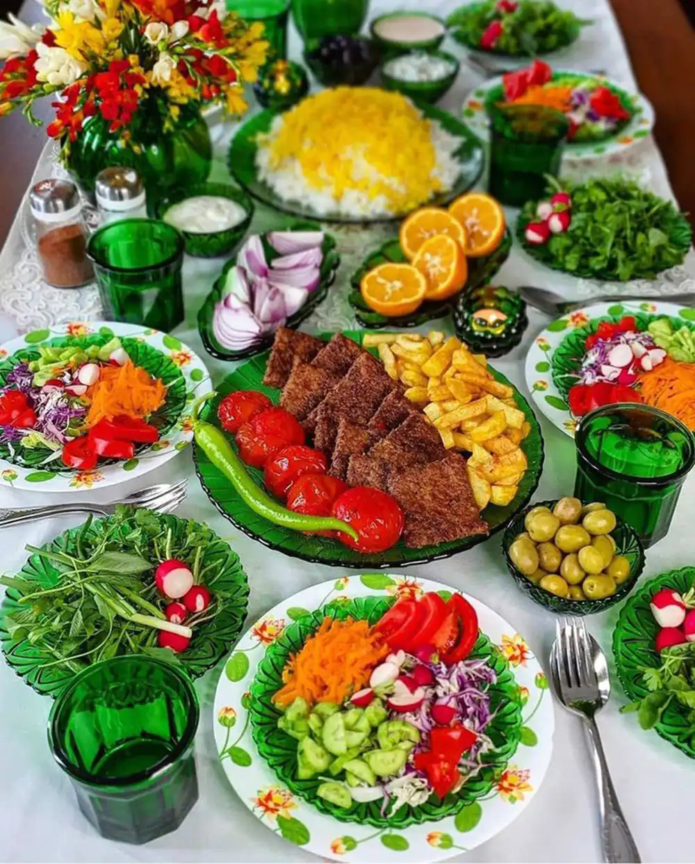 تزیین سفره غذا مهمان